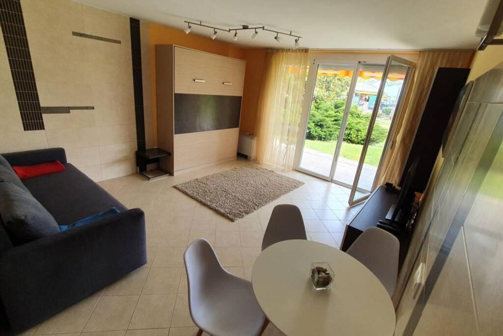 Apartmán Igenyes 4 Fos Apartman Koezvetlen A Strandnal Csopak Exteriér fotografie