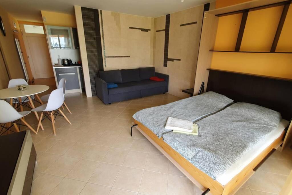 Apartmán Igenyes 4 Fos Apartman Koezvetlen A Strandnal Csopak Exteriér fotografie